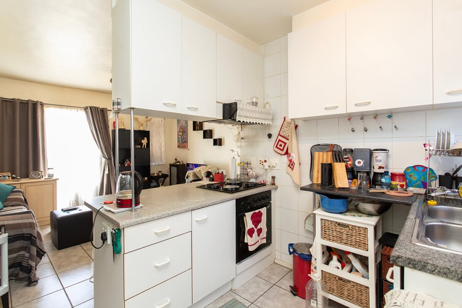 2 Bedroom Property for Sale in Oakglen Western Cape